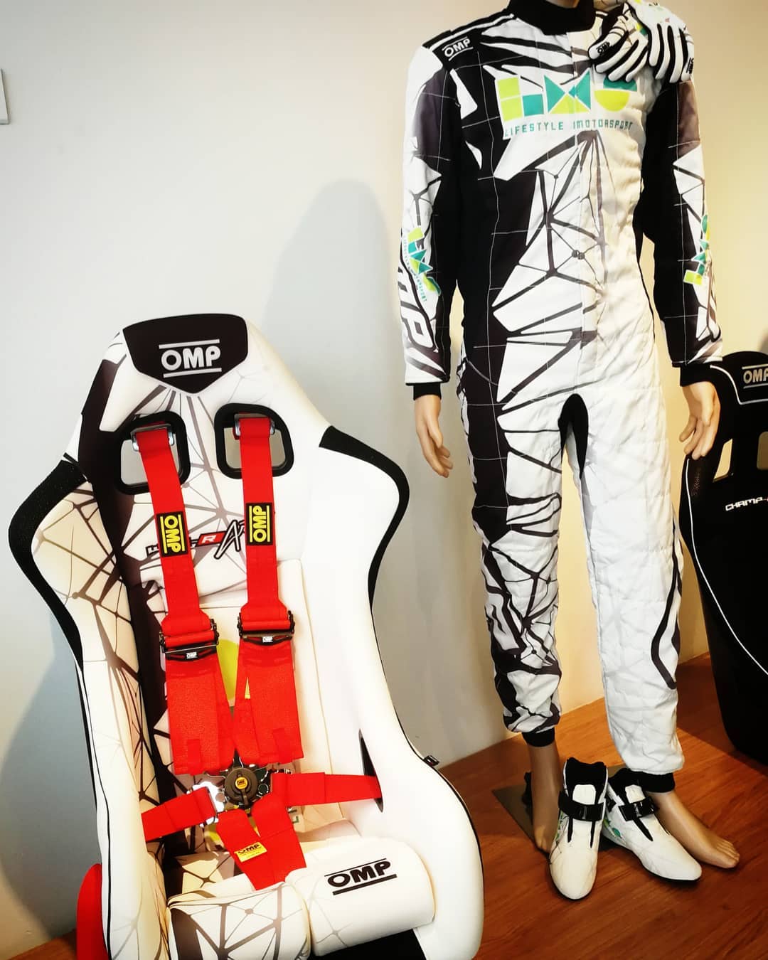 custom_omp_racing_suit_dash_racegear.jpg